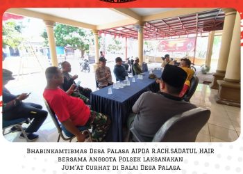 Bhabinkamtibmas Desa Palasa AIPDA R.ACH.SADATUL HAIR  bersama anggota Polsek laksanakan Jum’at Curhat di Balai Desa Palasa