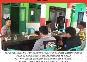 Kapolsek Talango Iptu Haryono didampingi Kanit Binmas Polsek Talango Aipda Lutfi Y Melaksanakan Kegiatan Jum’at Curhat Bersama Perangkat Desa Padike  di Balai Desa Padike Kecamatan Talango
